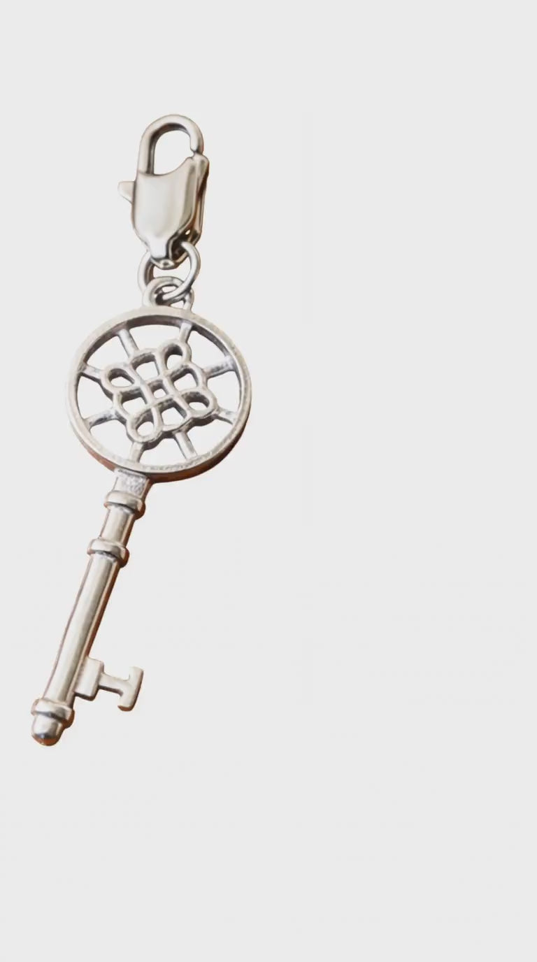 Aura Key Charm